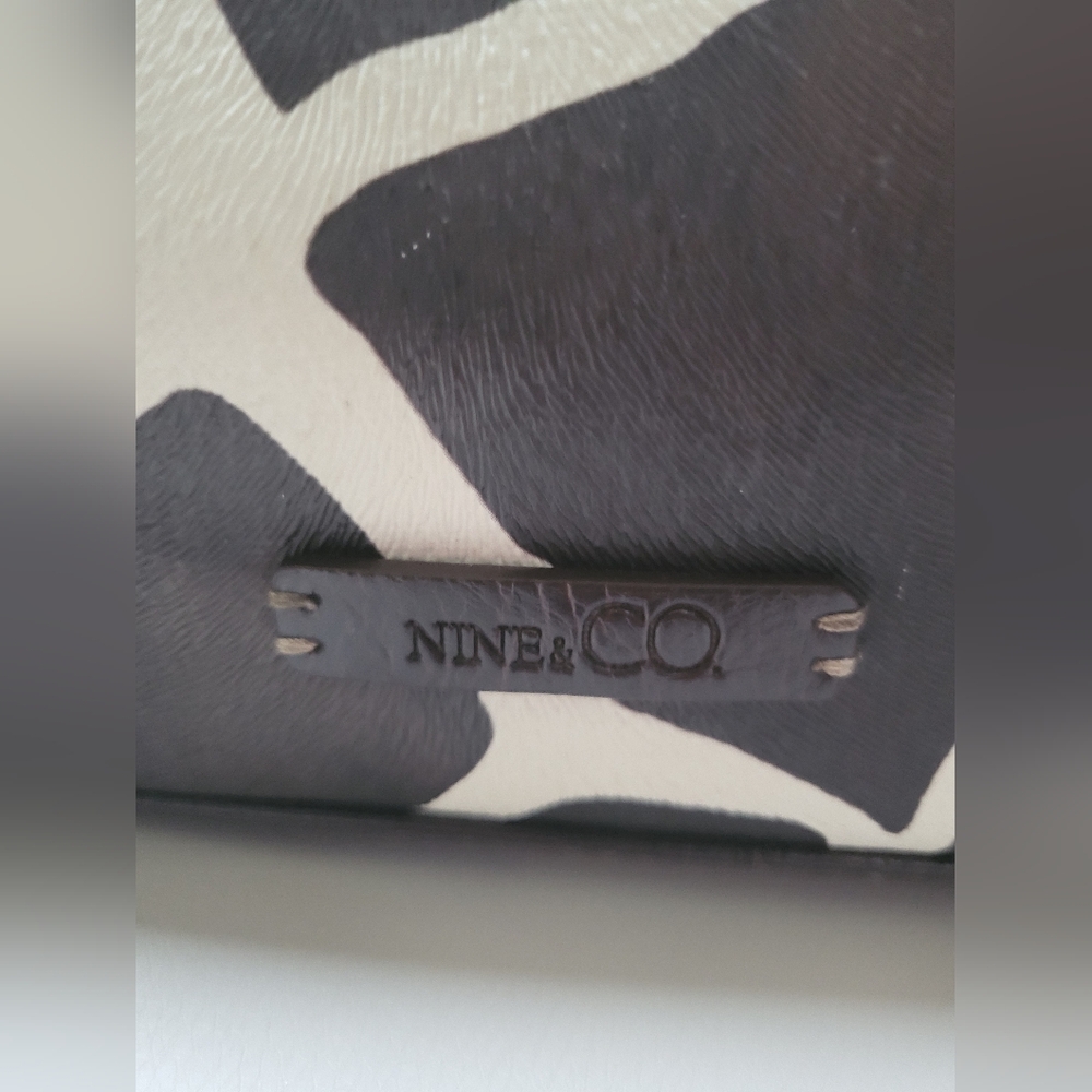 Nine & Co. Brown & Tan Giraffe Print Tote Bag - Picture 10 of 16